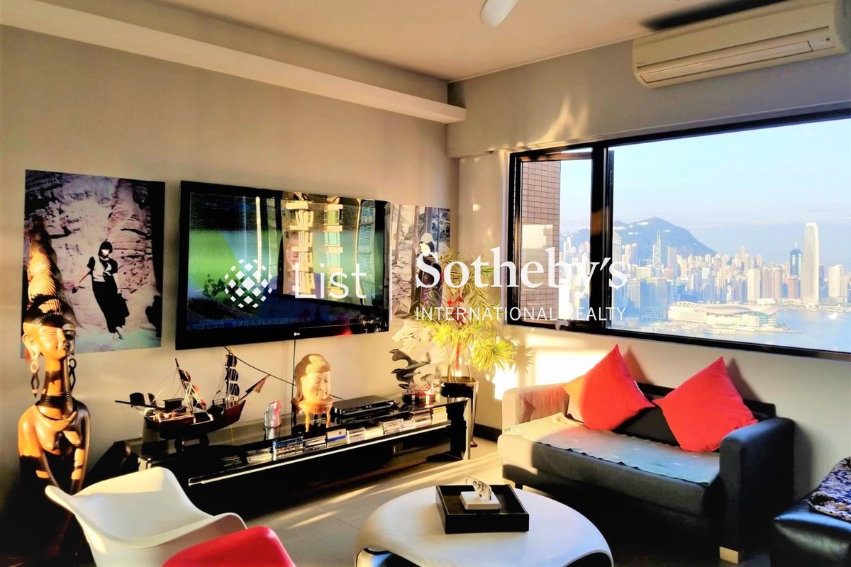 Broadview Terrace 雅景臺 | Living and Dining Room