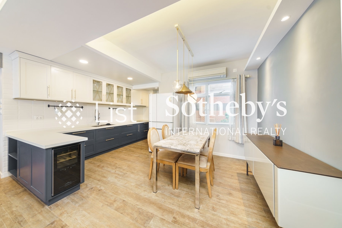 Broadview Terrace 雅景臺 | Living and Dining Room