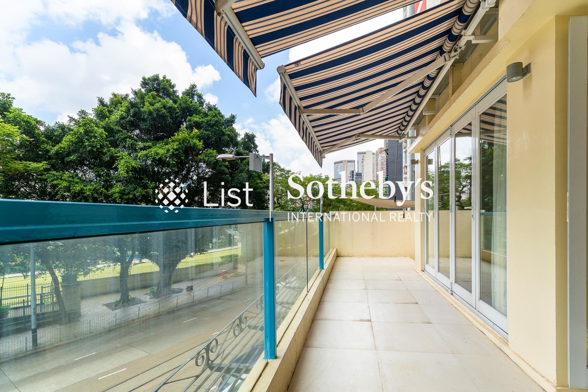 Green Valley Mansion 翠谷樓 | Private Terrace off Living and Dining Room