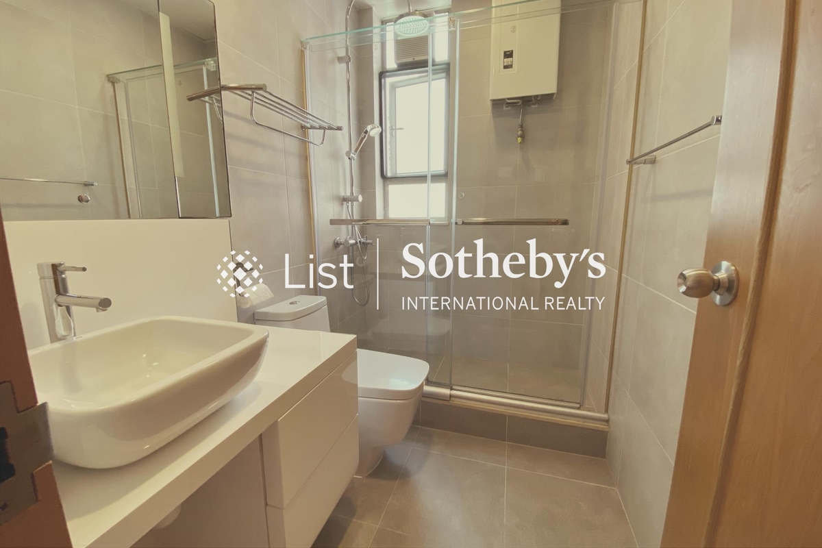 Robinson Garden Apartment 羅便臣花園大廈 | Guest Bathroom