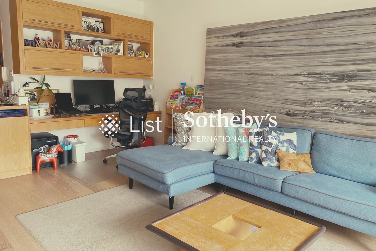 Robinson Garden Apartment 羅便臣花園大廈 | Living and Dining Room