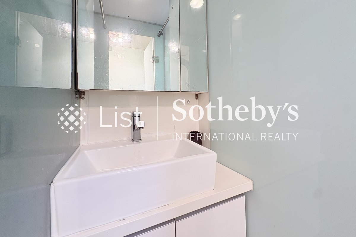 Good View Court 豪景閣 | Master Bathroom