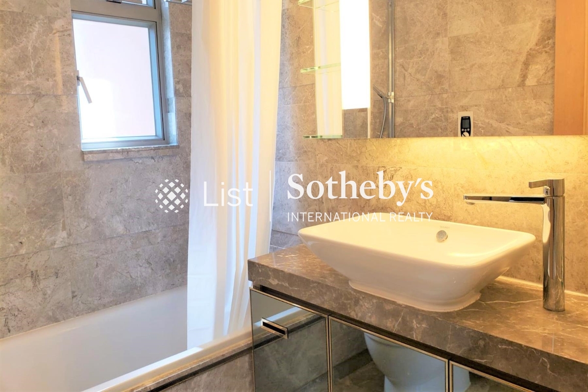 Diva Diva | Guest Bathroom