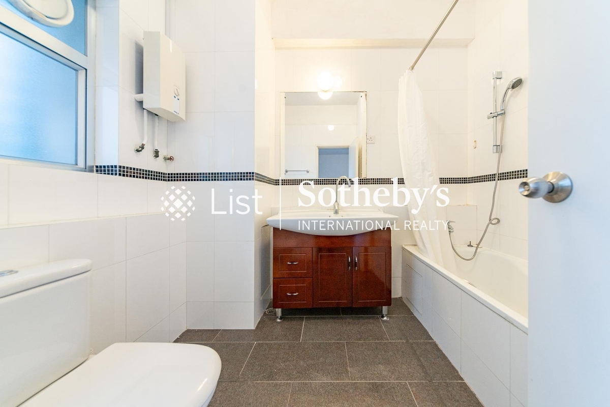 Palm Court 棕櫚閣 | Master Bathroom