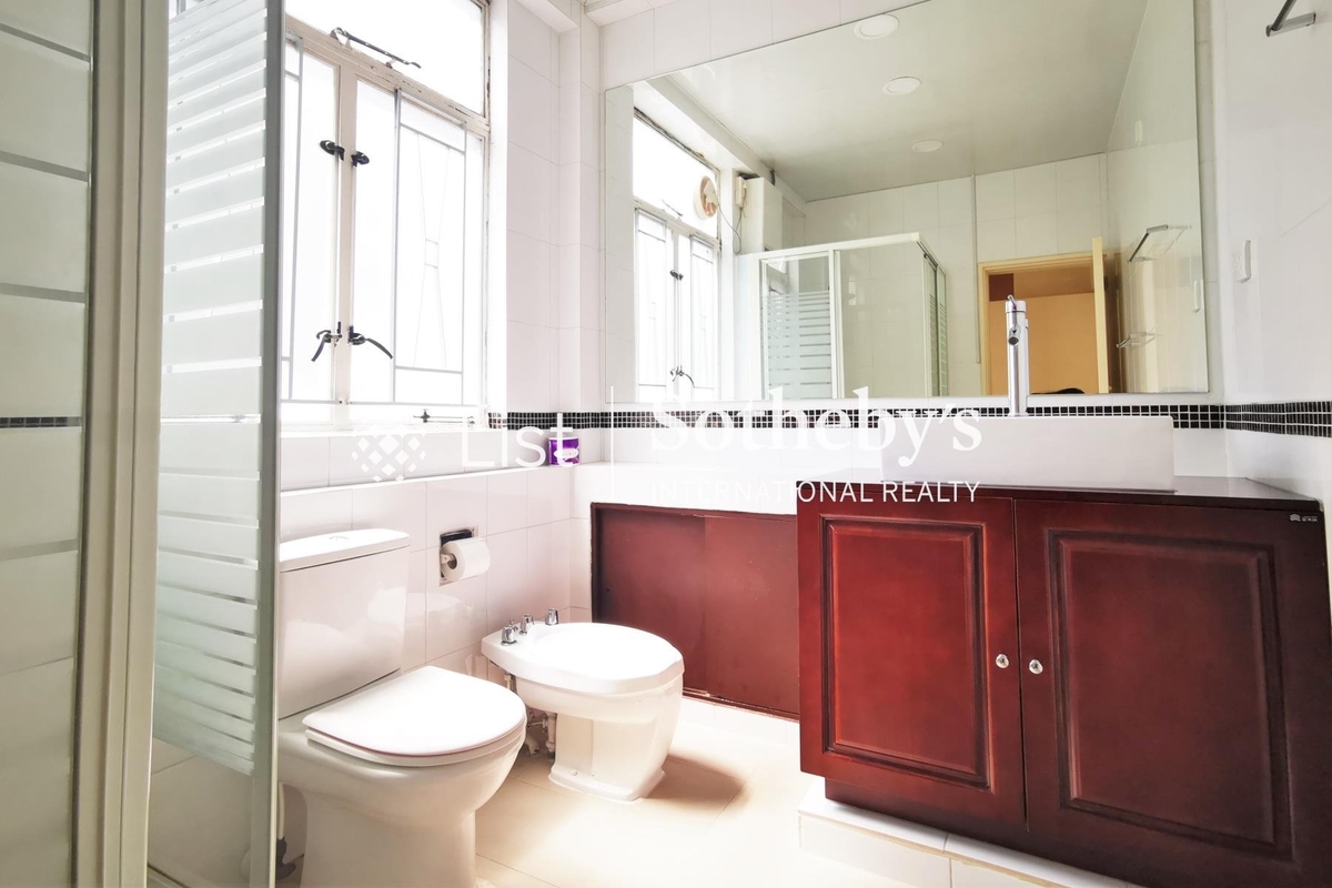 Palm Court 棕櫚閣 | Master Bathroom