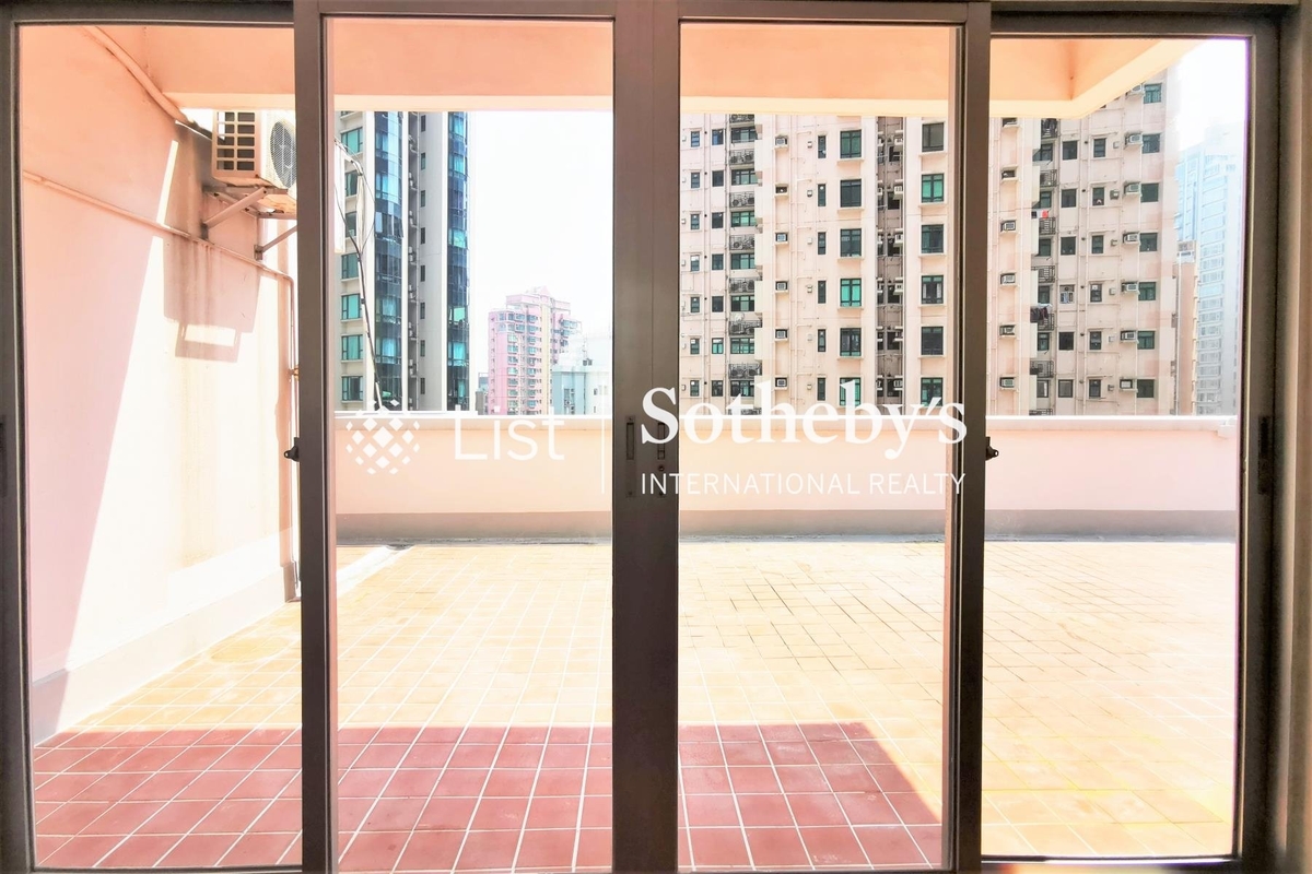 Palm Court 棕櫚閣 | Private Roof Terrace off Master Bedroom