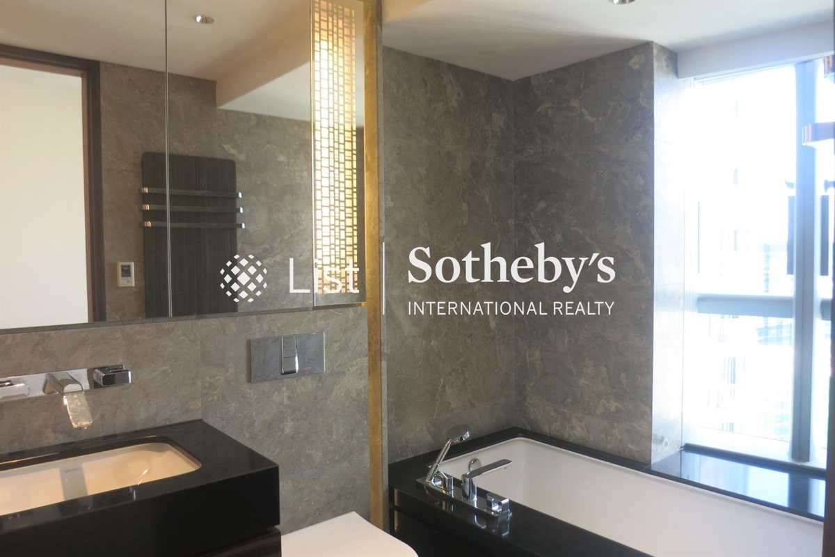 Mount Parker Residences Mount Parker Residences | Master Bathroom