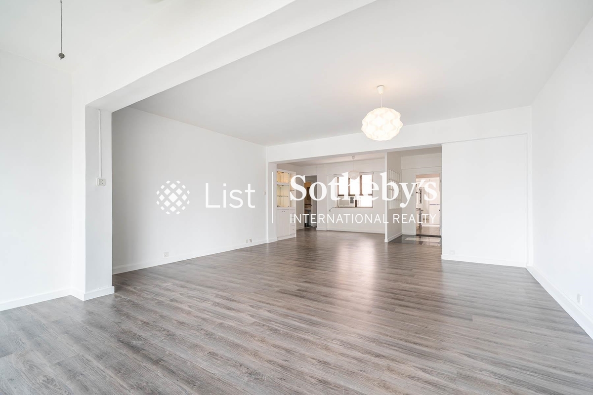 Belmont Court 清暉大廈 | Living and Dining Room