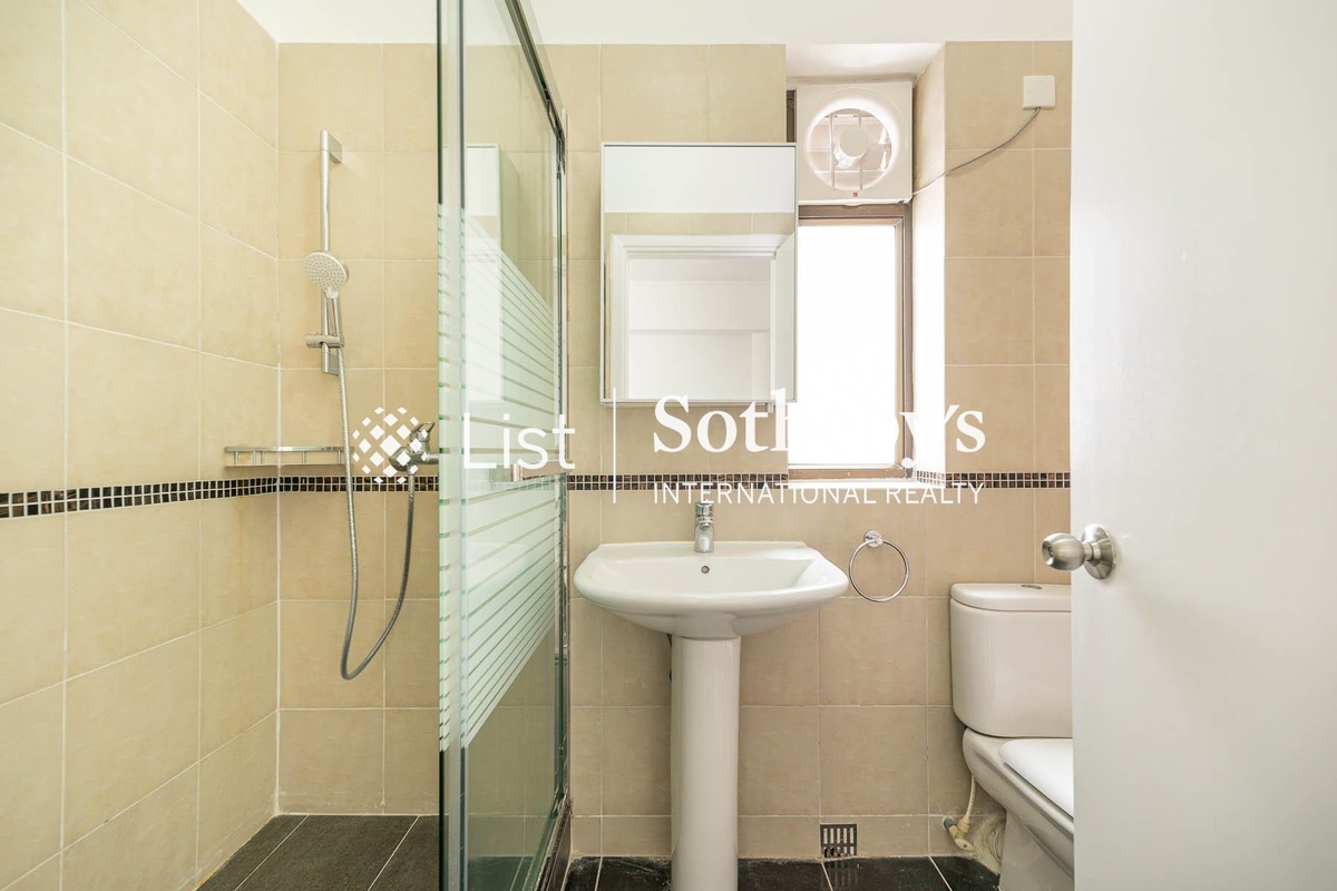 Belmont Court 清暉大廈 | Master Bathroom