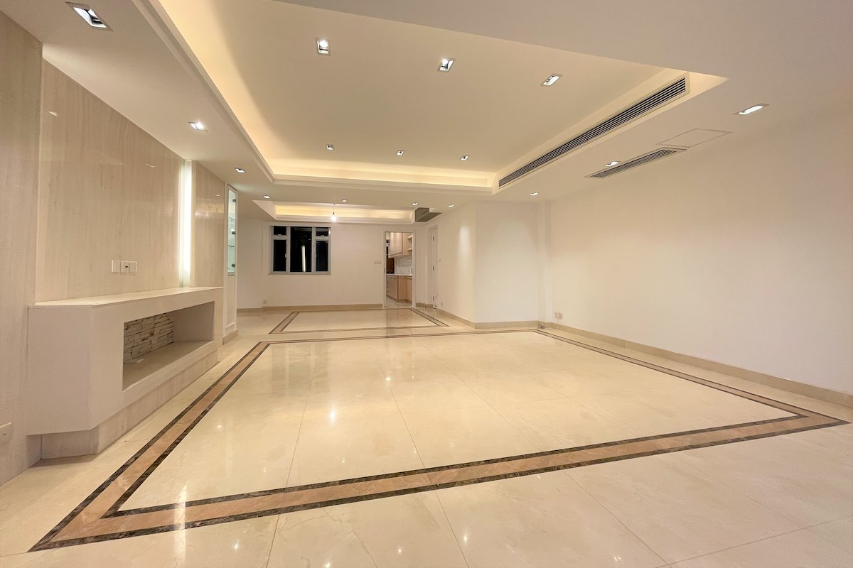 Belmont Court 清暉大廈 | Living and Dining Room