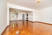 Alpine Court 嘉賢大廈 | Living and Dining Room