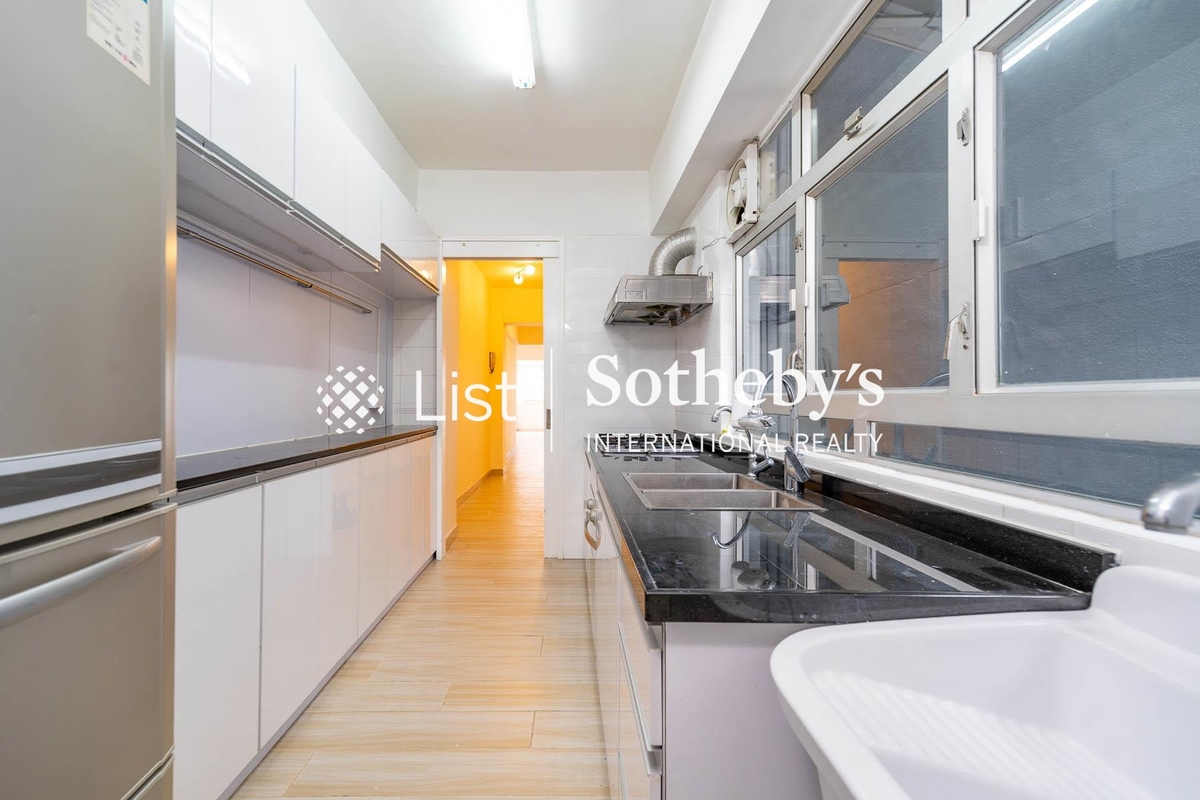 Alpine Court 嘉賢大廈 | Kitchen