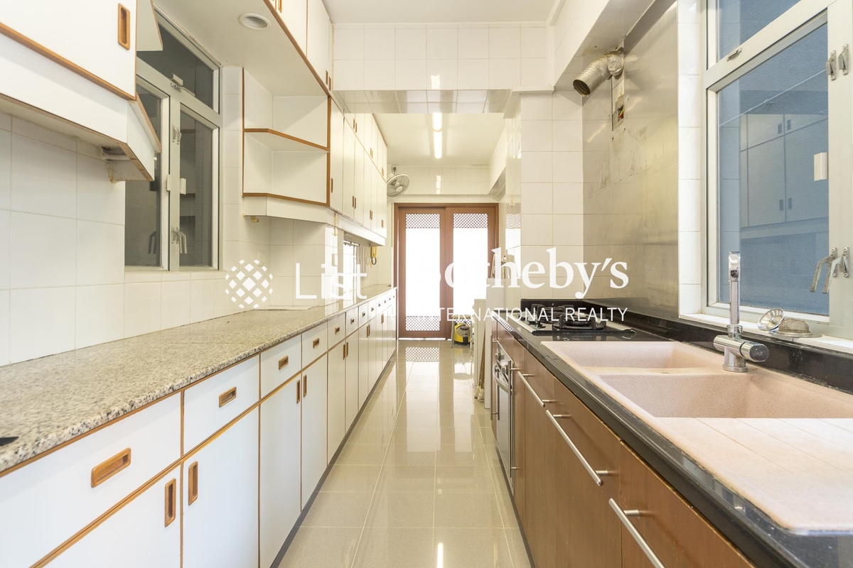 Alpine Court 嘉賢大廈 | Kitchen