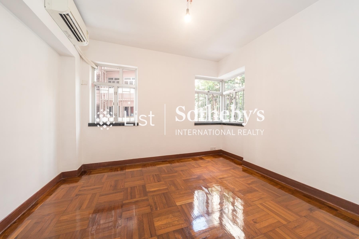 Alpine Court 嘉賢大廈 | Second Bedroom