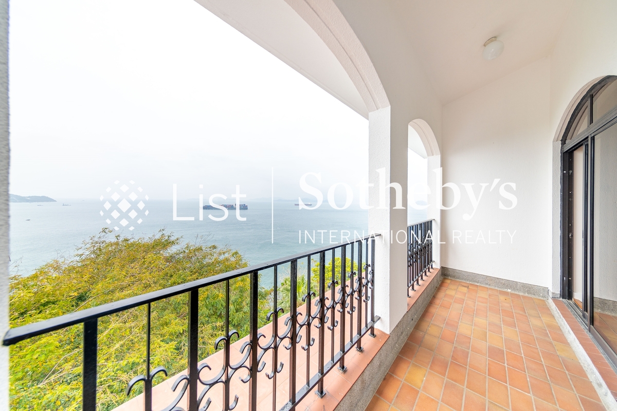 Magnolia Villas 百合苑 | Balcony off Master Bedroom