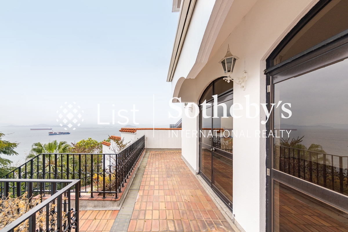 Magnolia Villas 百合苑 | Private Garden off Living Room