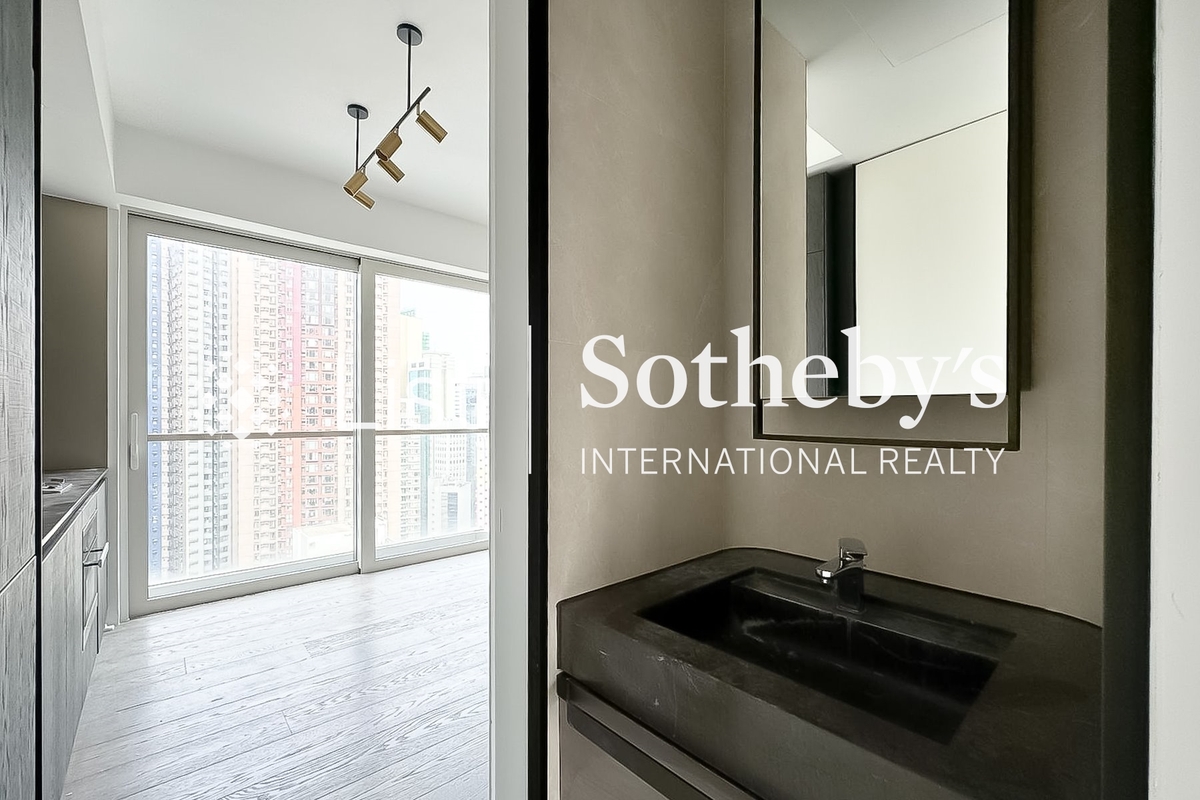 28 Aberdeen Street 28 Aberdeen Street | Guest Bathroom