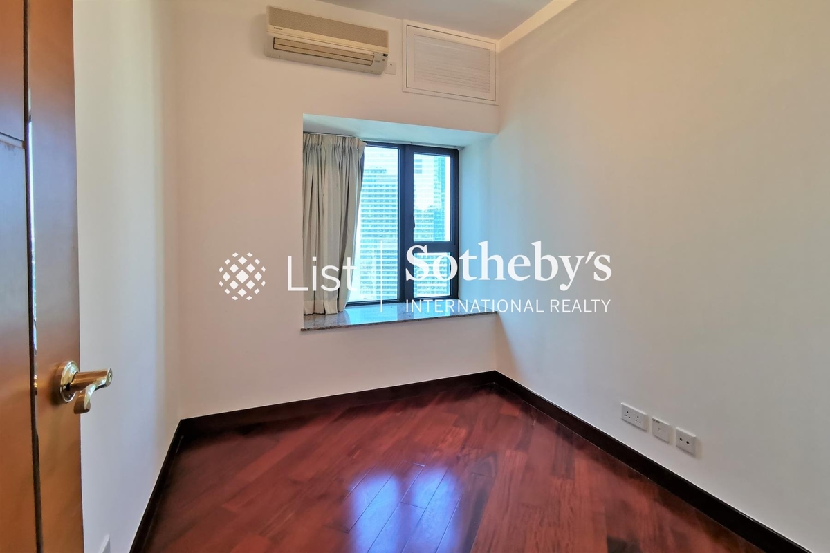 The Arch 凱旋門 | Third Bedroom