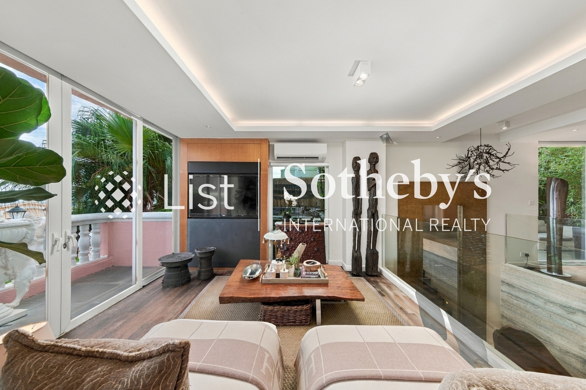 Redhill Peninsula 红山半岛 | Family Room