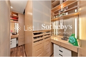 Redhill Peninsula 红山半岛 | Walk-in Closet in Master Bedroom 