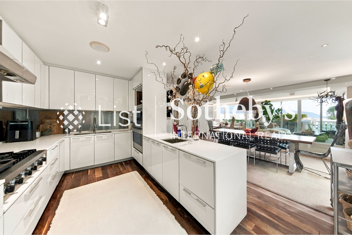 Redhill Peninsula 红山半岛 | Open Kitchen