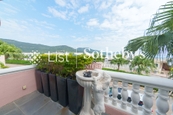 Redhill Peninsula 红山半岛 | Balcony off Living Room