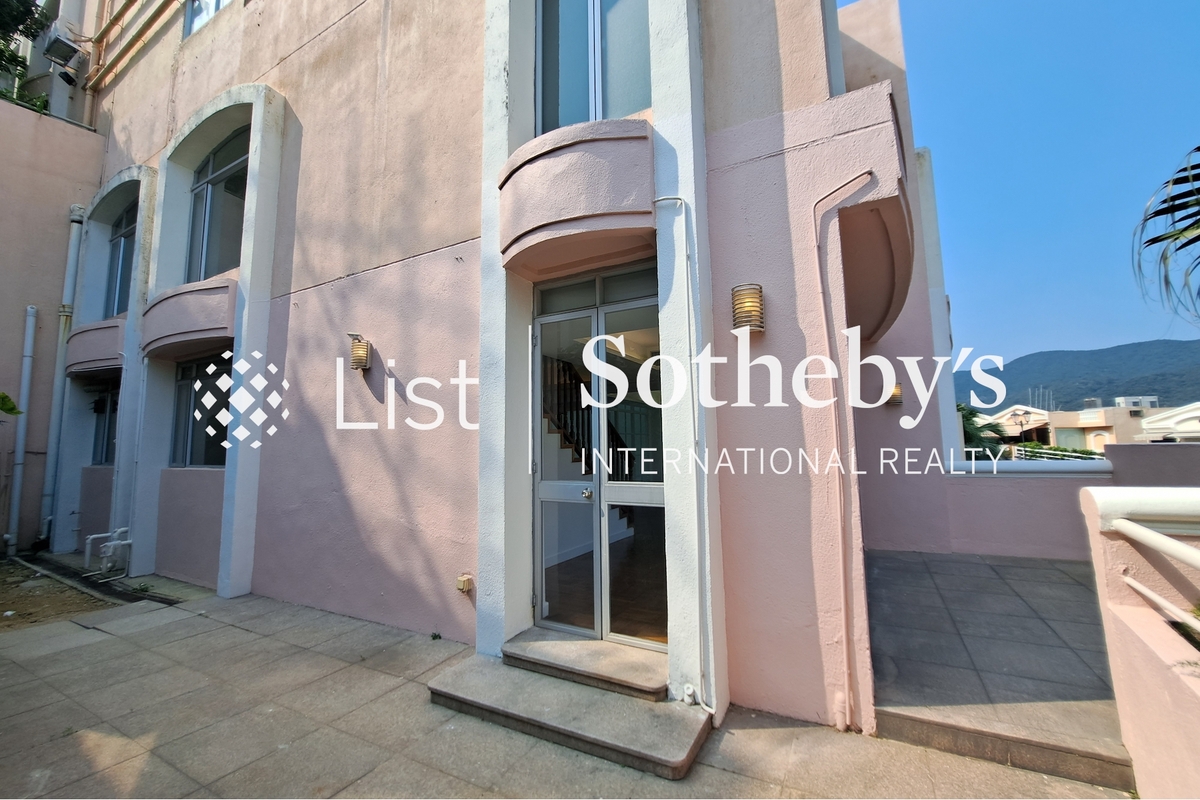 Redhill Peninsula 紅山半島 | Private Garden off Living Room