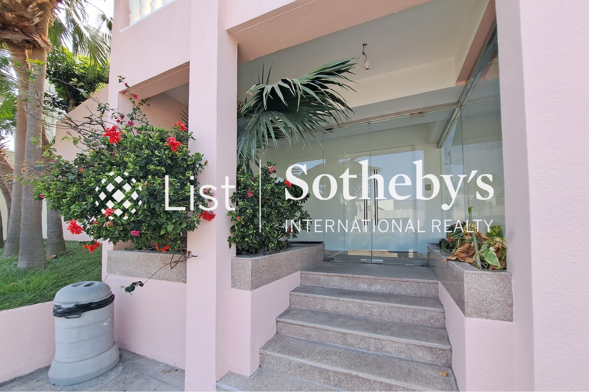 Redhill Peninsula 紅山半島 | Main Entrance 