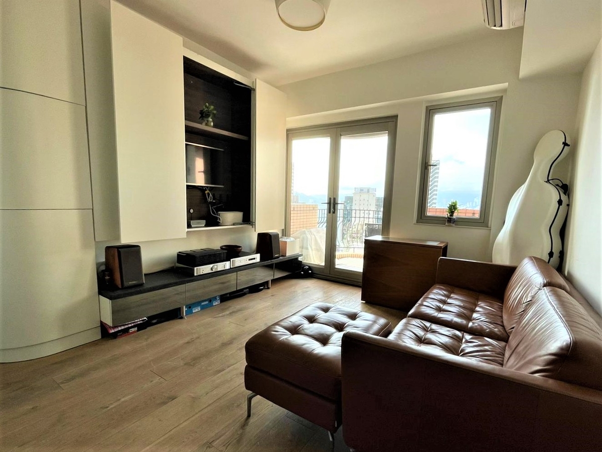 Kingsfield Tower 景辉大厦 | Living and Dining Room