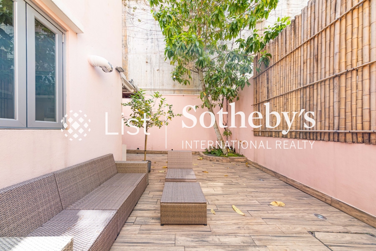 Redhill Peninsula 紅山半島 | Private Garden off Dining Room