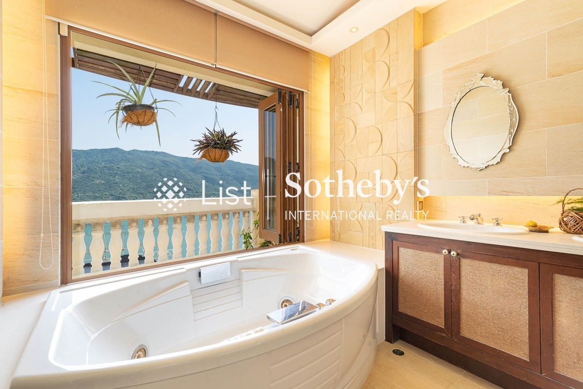 Redhill Peninsula 红山半岛 | Master Bathroom
