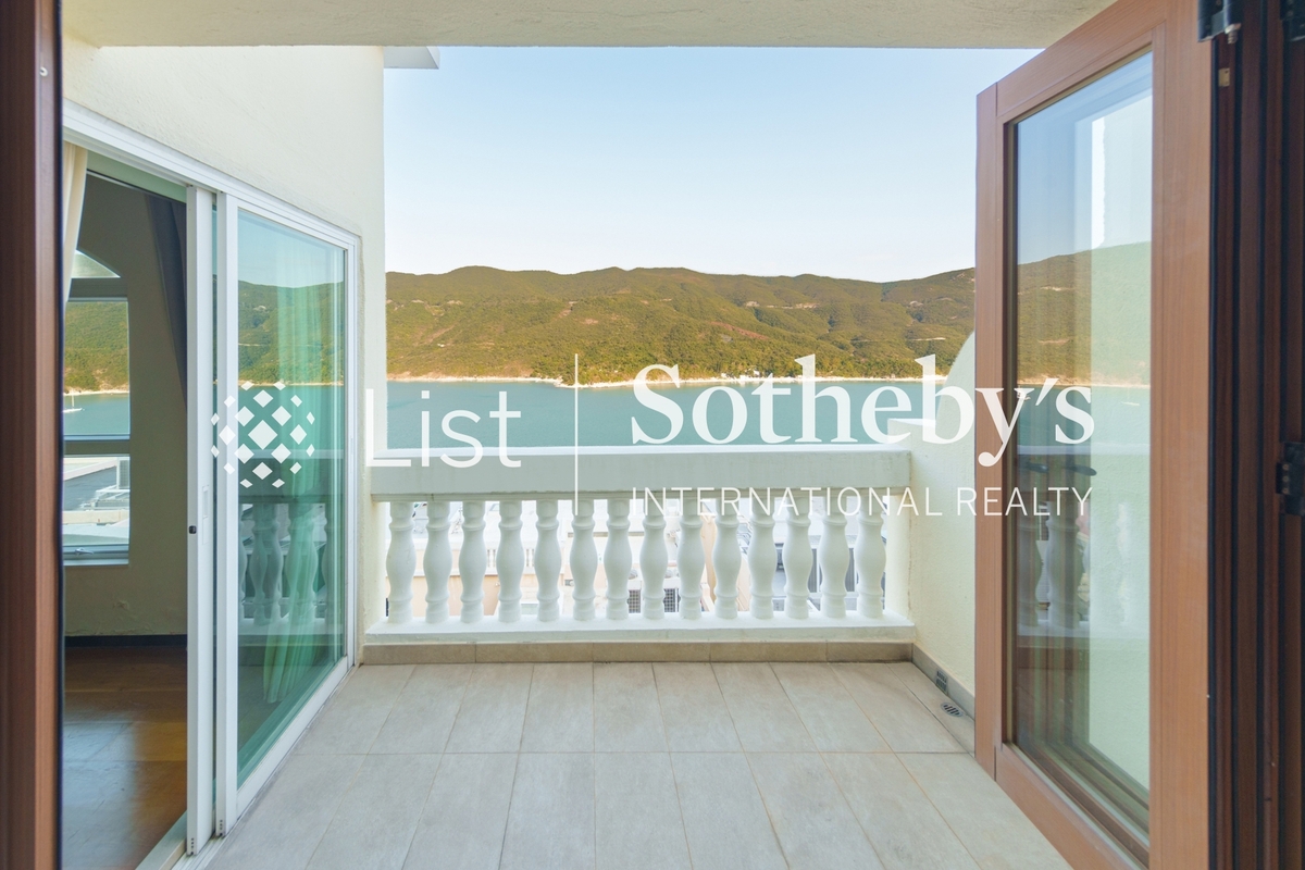 Redhill Peninsula 紅山半島 | Balcony off Master Bedroom