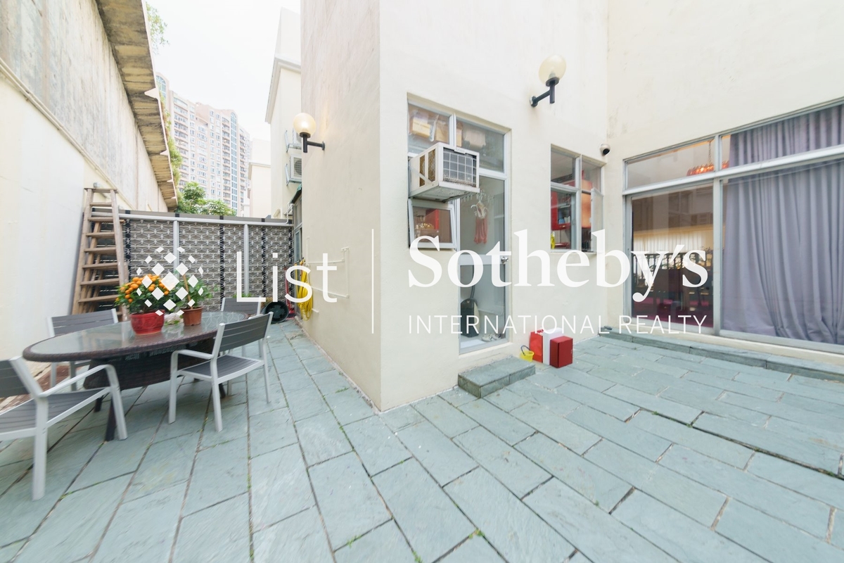 Redhill Peninsula 红山半岛 | Private Garden off Dining Room