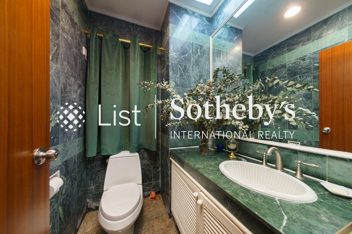 Redhill Peninsula 红山半岛 | Guest Powder Room