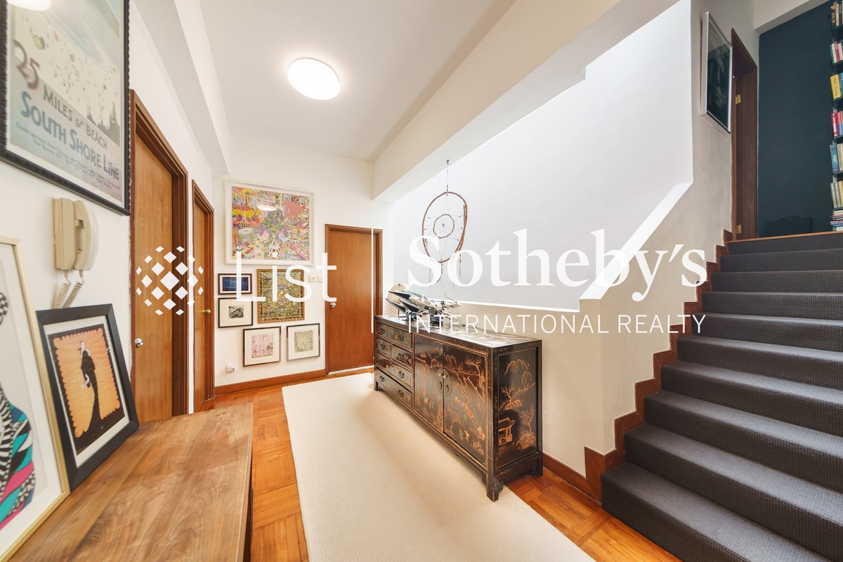 Redhill Peninsula 红山半岛 | Internal Staircase