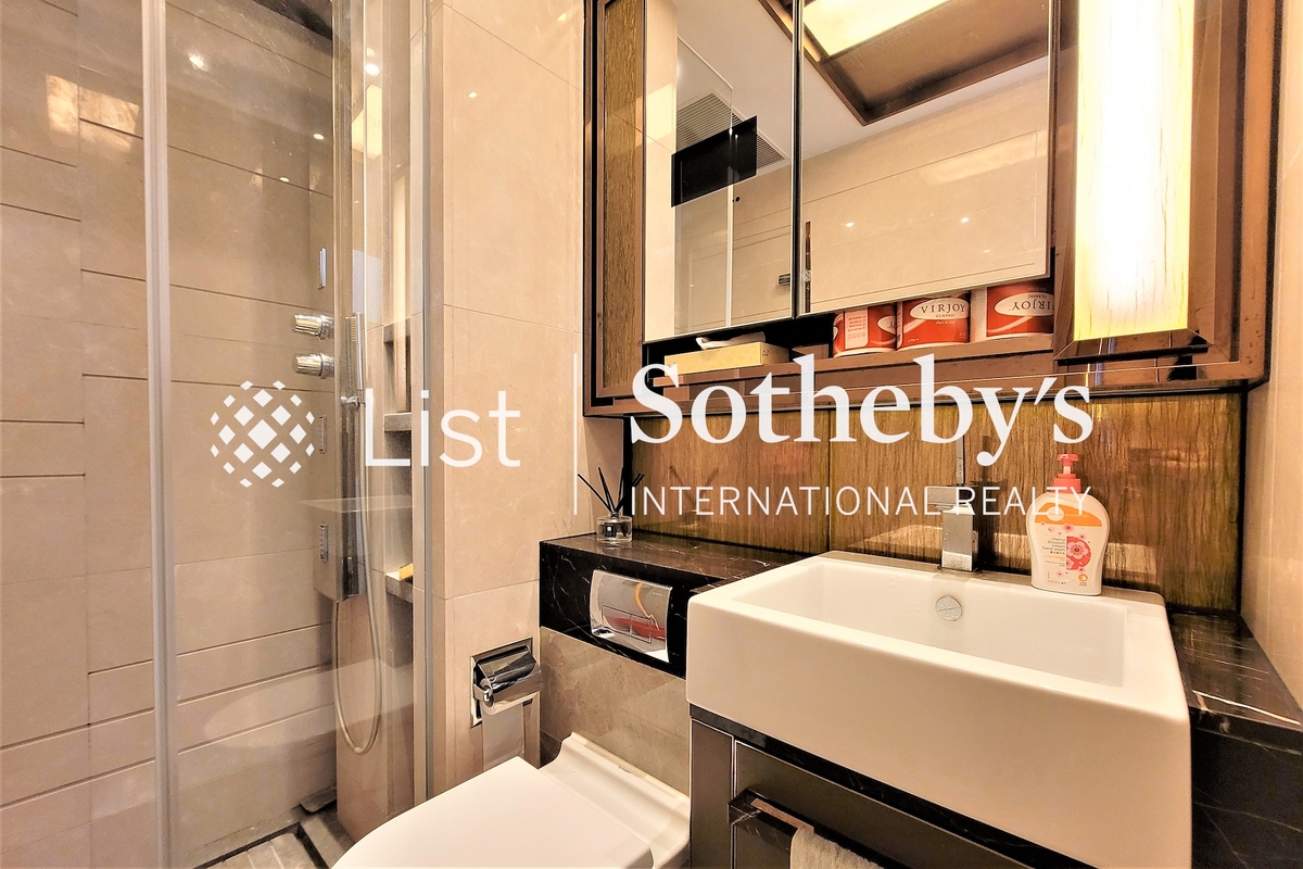 Imperial Kennedy Imperial Kennedy | Master Bathroom