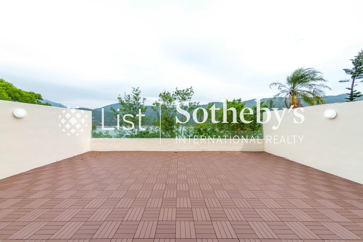 Redhill Peninsula 紅山半島 | Private Terrace off Master Bedroom