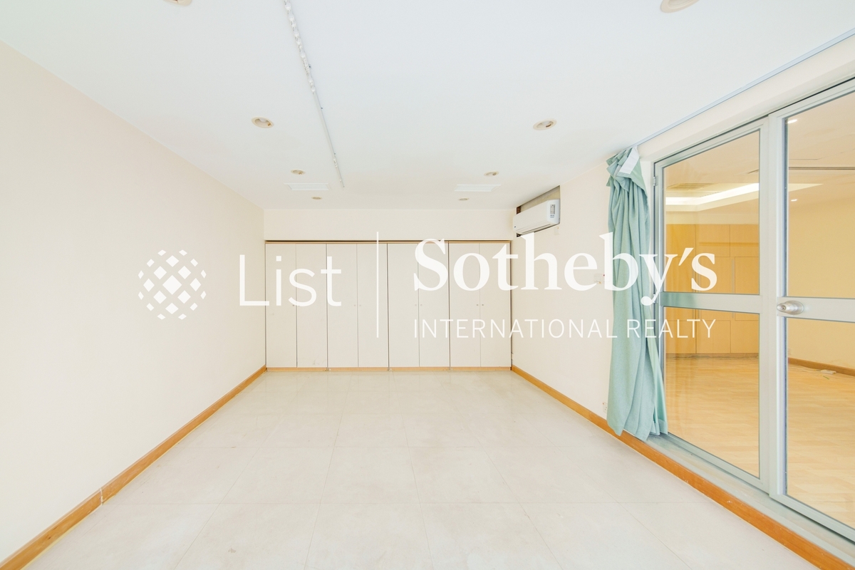 Redhill Peninsula 紅山半島 | Family Room