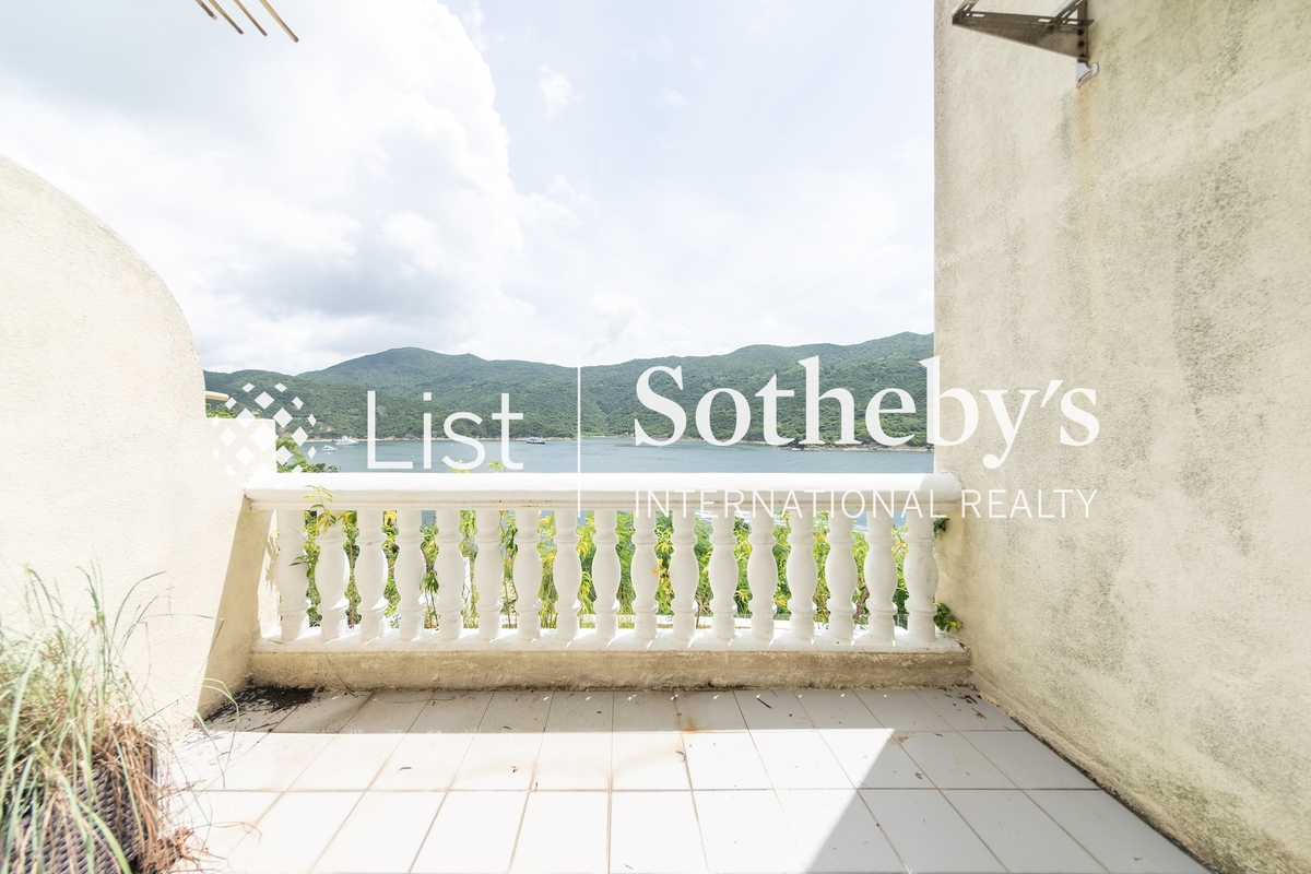 Redhill Peninsula 紅山半島 | Balcony off Third Bedroom
