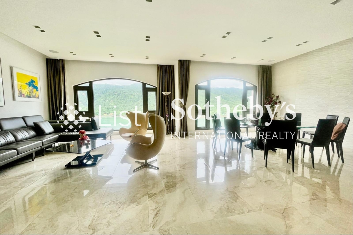 Redhill Peninsula 紅山半島 | Living and Dining Room