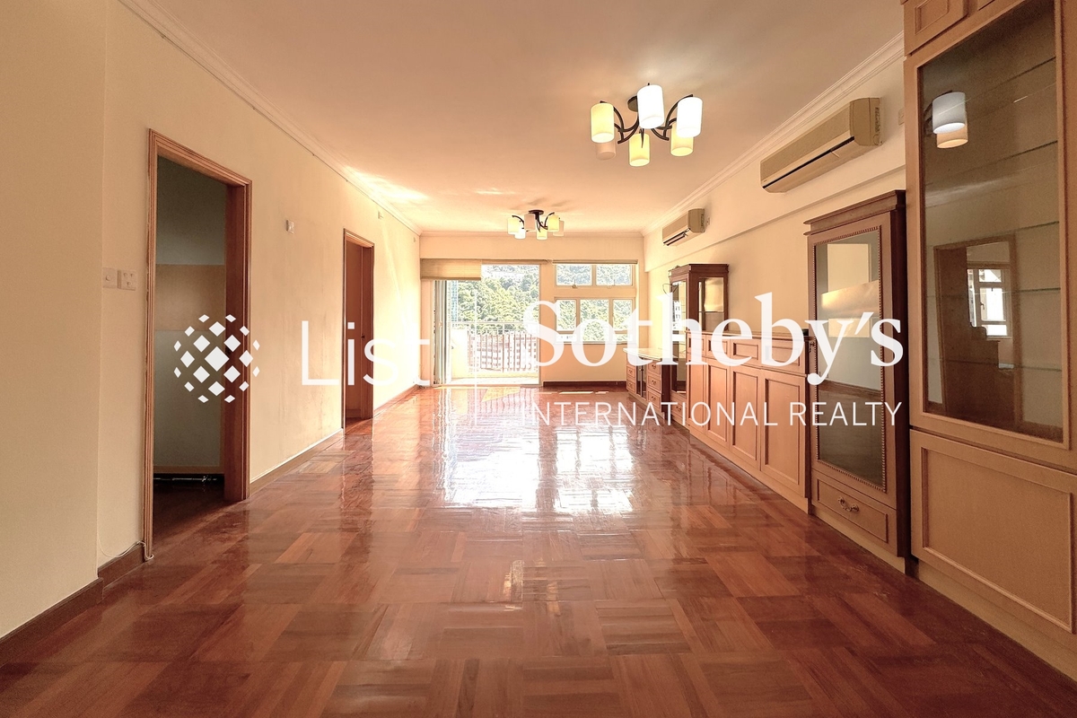 Arts Mansion 雅詩大廈 | Living and Dining Room