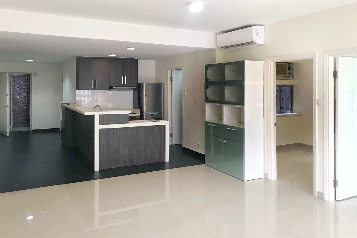 Arts Mansion 雅詩大廈 | Living and Dining Room