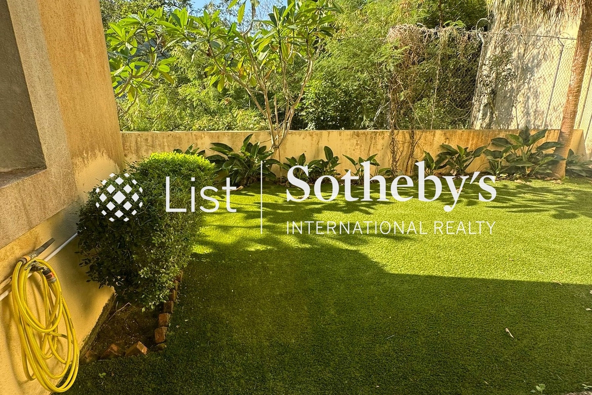 Redhill Peninsula 紅山半島 | Bedroom with garden