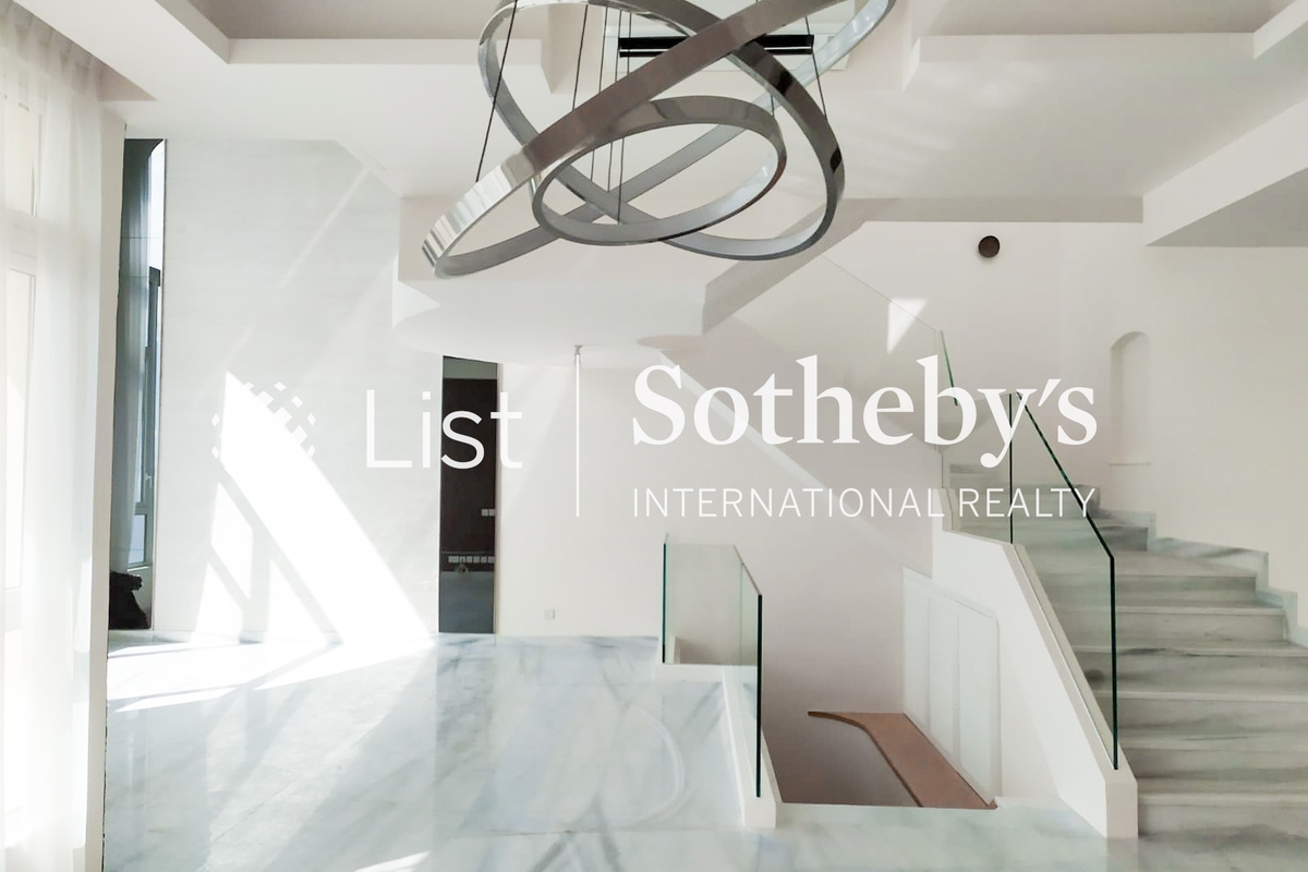 Redhill Peninsula 紅山半島 | Internal Staircase