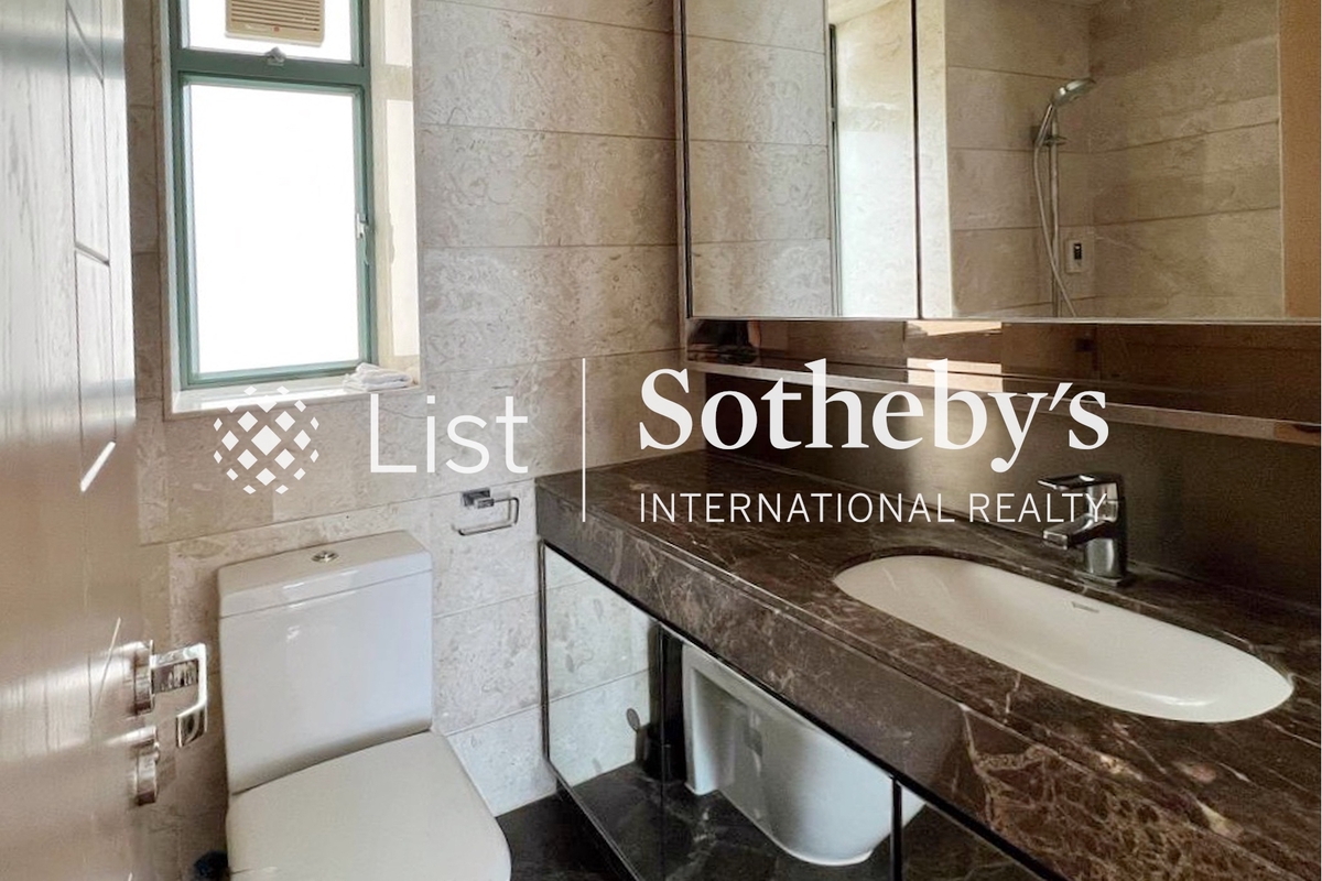 Belcher's Hill 寶雅山 | Guest Bathroom