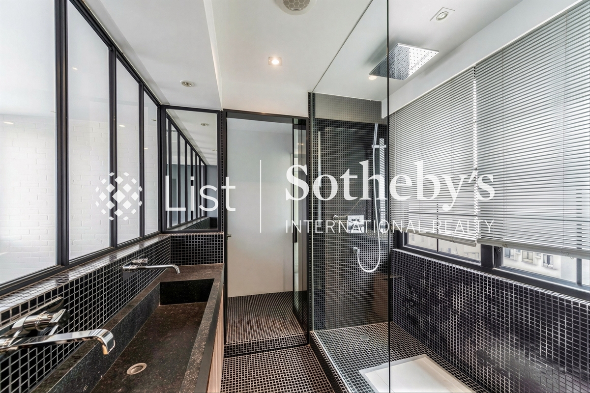 Wing Cheung Court 穎章大廈 | Master Bathroom