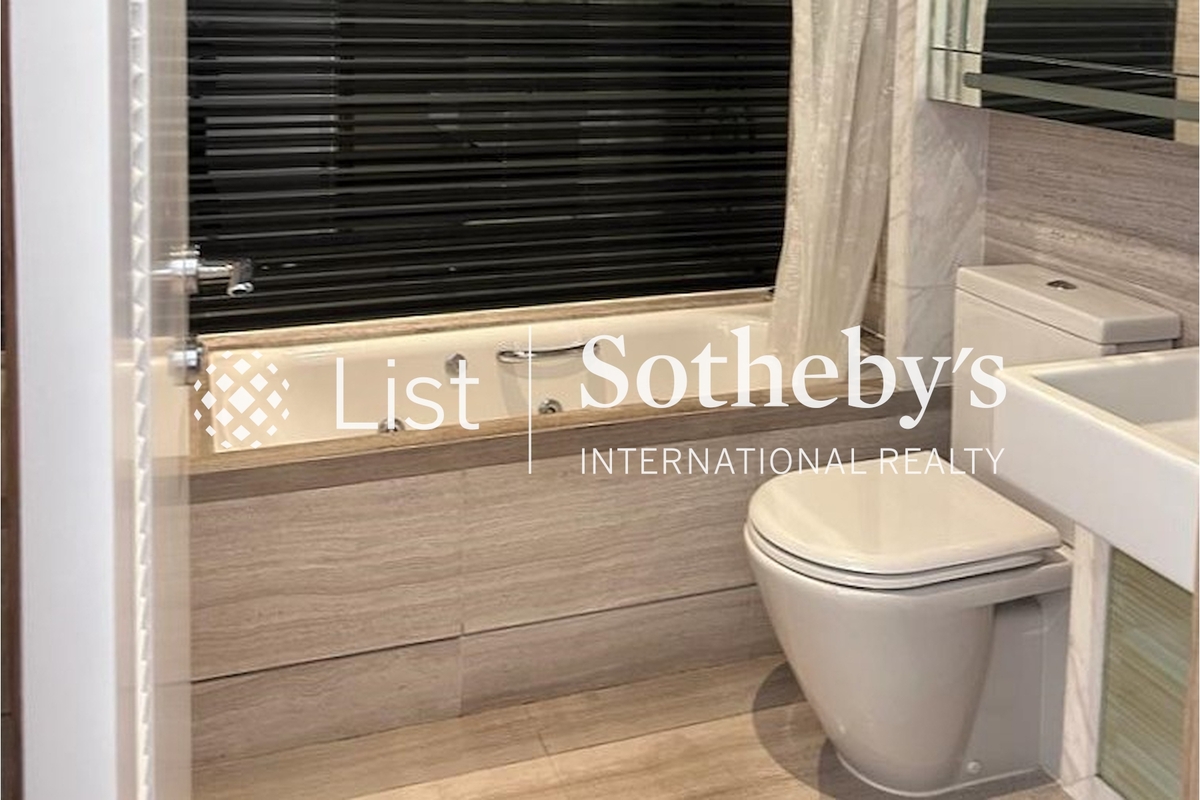 One Wanchai 壹环 | Master Bathroom