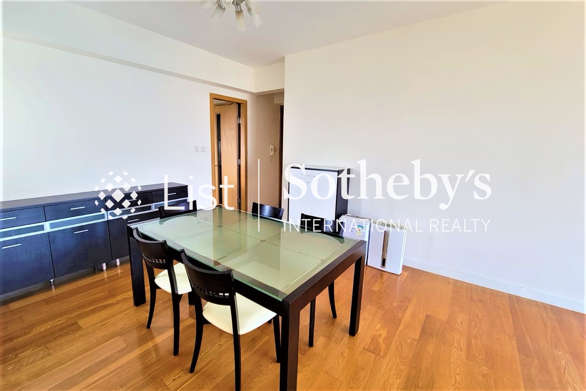 Island Lodge 港濤軒 | Living and Dining Room