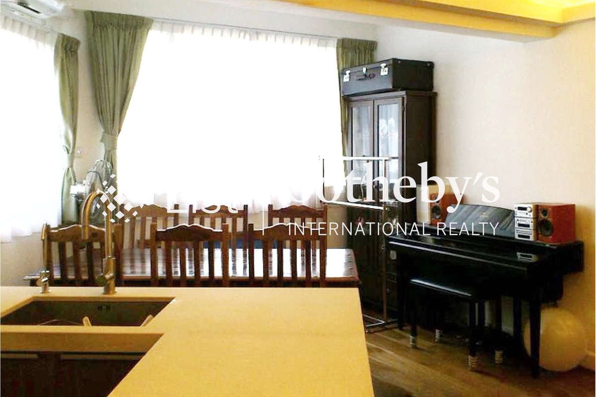 Sing Woo Building 成和大廈 | Living and Dining Room