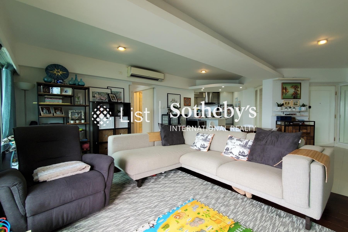 The Merton 泓都 | Living and Dining Room